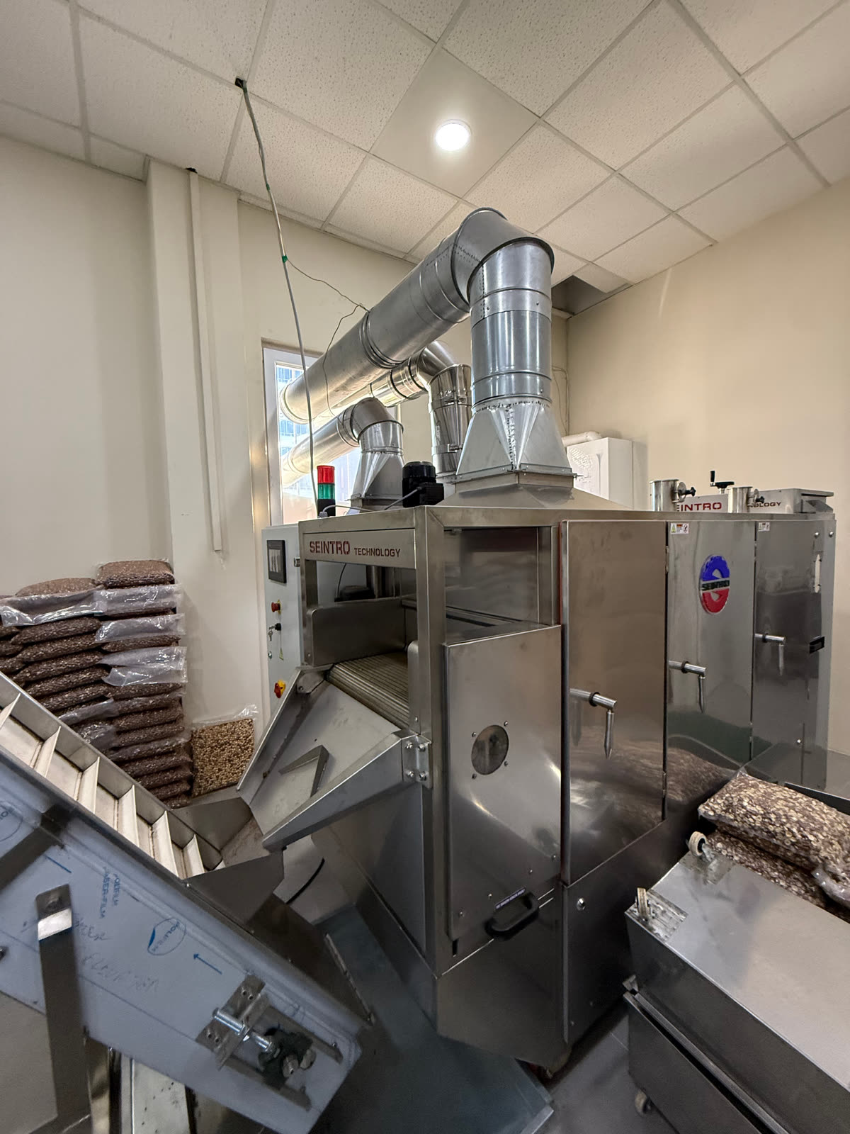 Production equipment in the DUAM facility